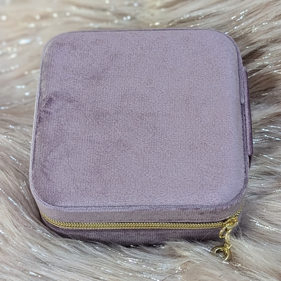 🆕 Violet Velvet Jewelry Box - Picture 4 of 8
